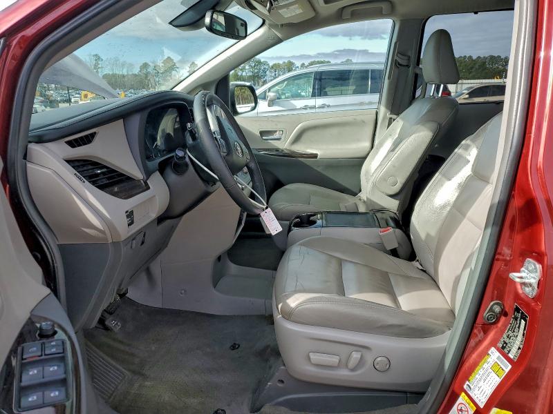 Photo 7 from auction – 2018 TOYOTA SIENNA with VIN 5TDYZ3DC5JS916329