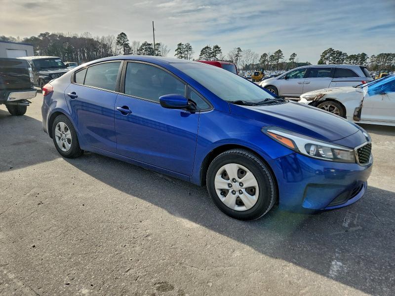 Photo 4 from auction – 2017 KIA FORTE LX with VIN 3KPFK4A78HE152828