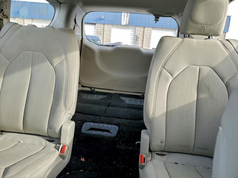 Photo 10 from auction – 2017 CHRYSLER PACIFICA T with VIN 2C4RC1DGXHR502561