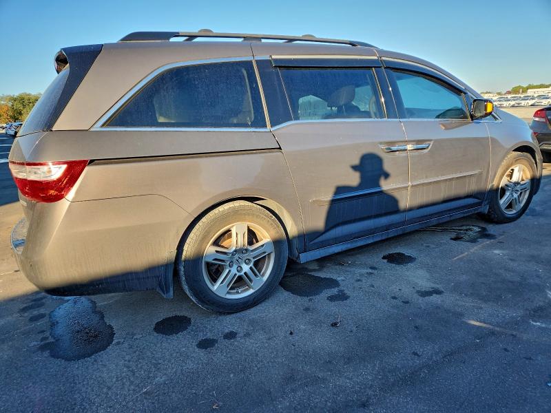 Photo 3 from auction – 2012 HONDA ODYSSEY TO with VIN 5FNRL5H91CB040561