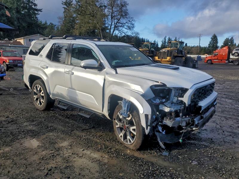 Photo 4 from auction – 2025 TOYOTA 4RUNNER SR with VIN JTEVA5BR1S5025423