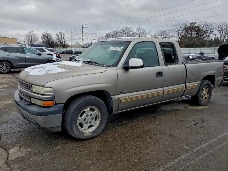 CHEVROLET SILVERADO 2001 with VIN 2GCEC19T011197922 - Photo from auction