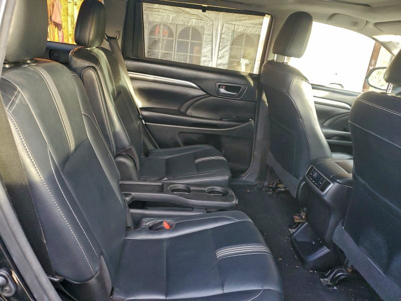 Foto 11 de la subasta – 2018 TOYOTA HIGHLANDER con VIN 5TDJZRFH9JS545284