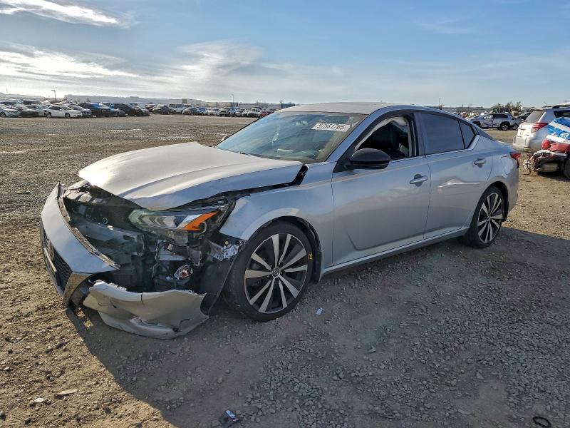 NISSAN ALTIMA SR 2019 with VIN 1N4BL4CV4KN317841 - Photo from auction