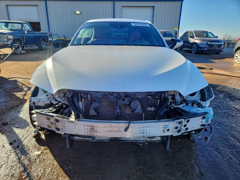 Photo 5 from auction – 2021 LEXUS IS with VIN JTHAA1D28M5110207