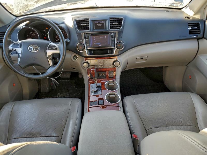 Photo 8 from auction – 2013 TOYOTA HIGHLANDER with VIN 5TDDK3EH6DS216563