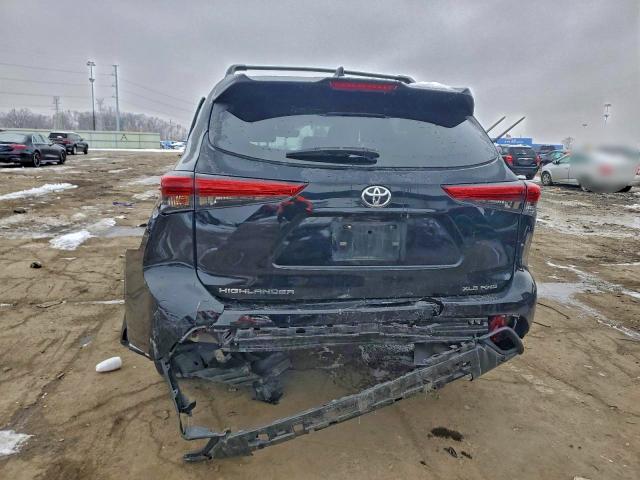 Photo 6 from auction – 2022 TOYOTA HIGHLANDER with VIN 5TDGZRBH1NS589351
