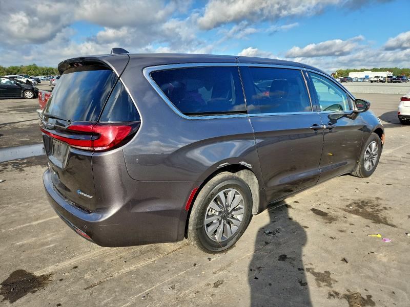 Photo 3 from auction – 2022 CHRYSLER PACIFICA H with VIN 2C4RC1L79NR136993