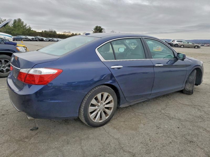 Photo 3 from auction – 2015 HONDA ACCORD EXL with VIN 1HGCR2F89FA154657