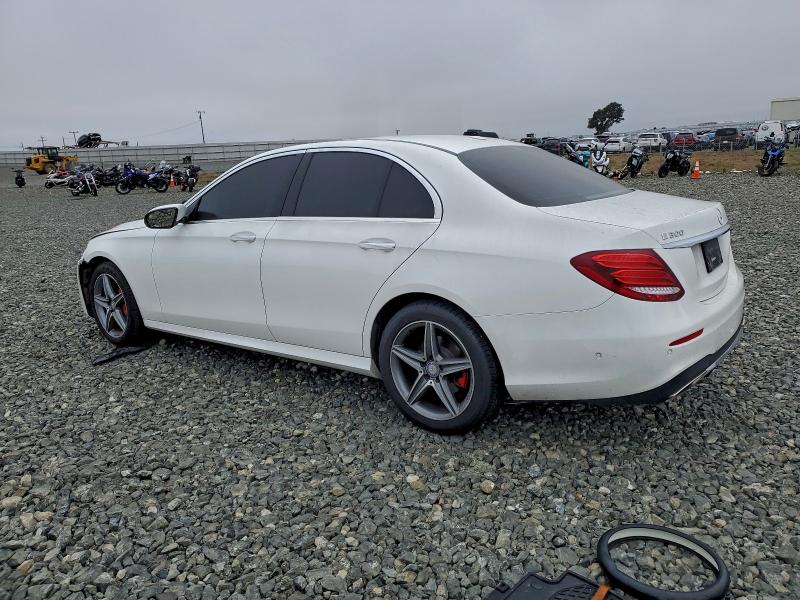 Photo 2 from auction – 2017 MERCEDES-BENZ E 300 with VIN WDDZF4JB7HA016656