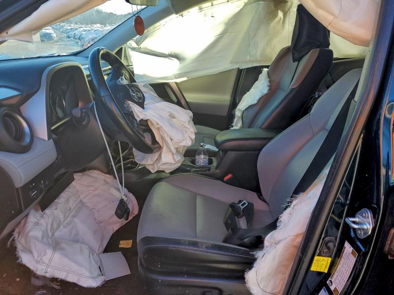 Photo 7 from auction – 2018 TOYOTA RAV4 LIMIT with VIN JTMDFREV4JJ239250