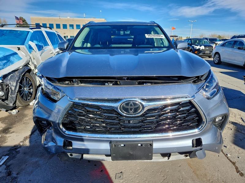 Photo 5 from auction – 2022 TOYOTA HIGHLANDER with VIN 5TDFZRBH5NS183455