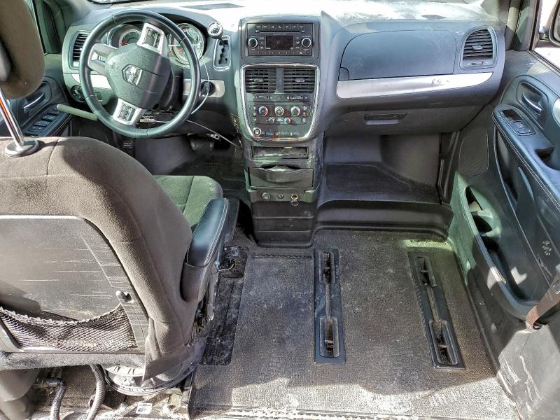 Photo 8 from auction – 2015 DODGE GRAND CARA with VIN 2C4RDGCG3FR615153