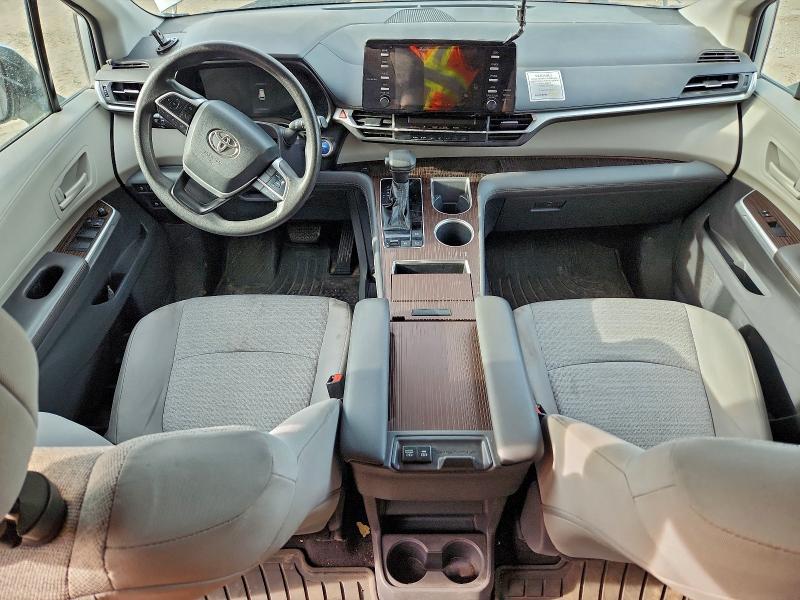 Photo 8 from auction – 2021 TOYOTA SIENNA LE with VIN 5TDKSKFC2MS036811