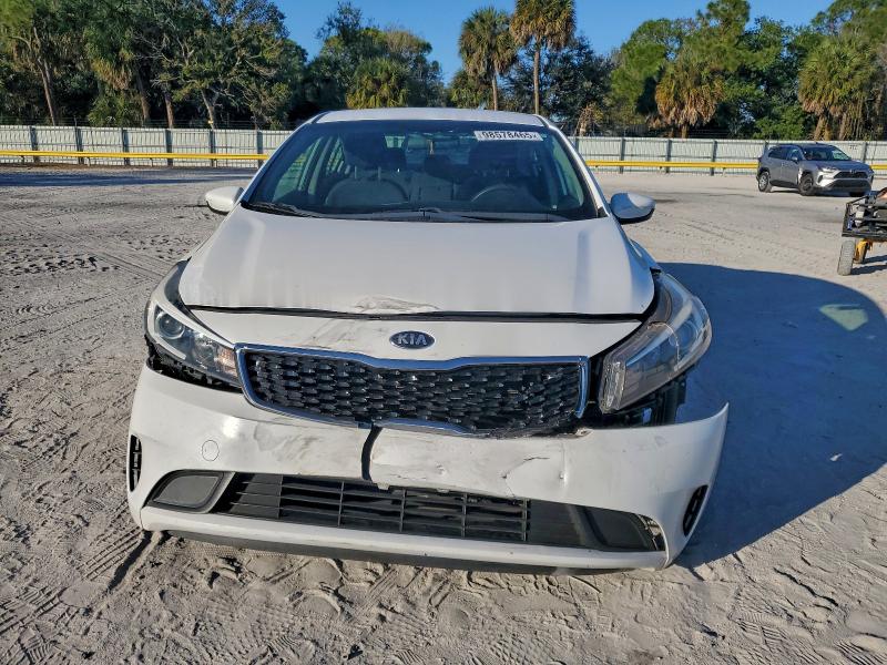 Photo 5 from auction – 2018 KIA FORTE LX with VIN 3KPFL4A71JE212600