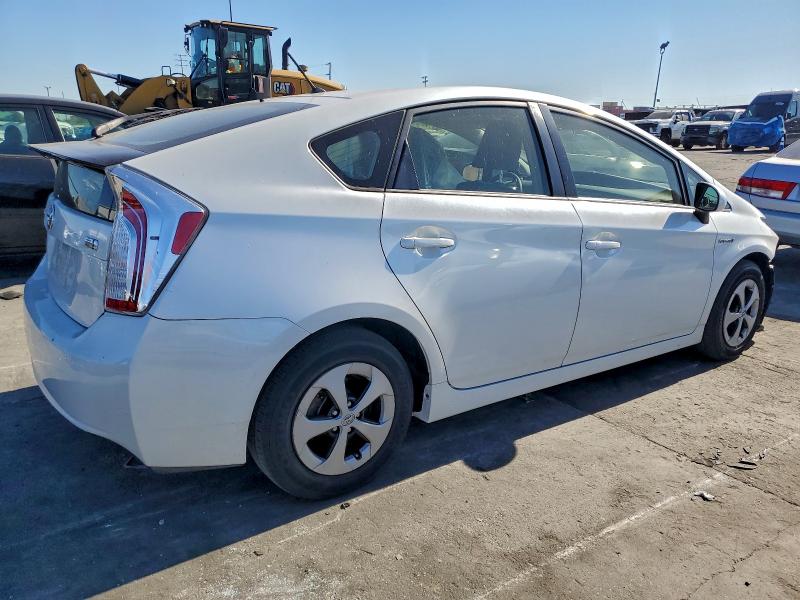 Photo 3 from auction – 2014 TOYOTA PRIUS with VIN JTDKN3DU0E1742523