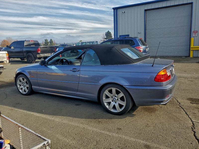 Photo 2 from auction – 2001 BMW 325 CI with VIN WBABS33441JY57725