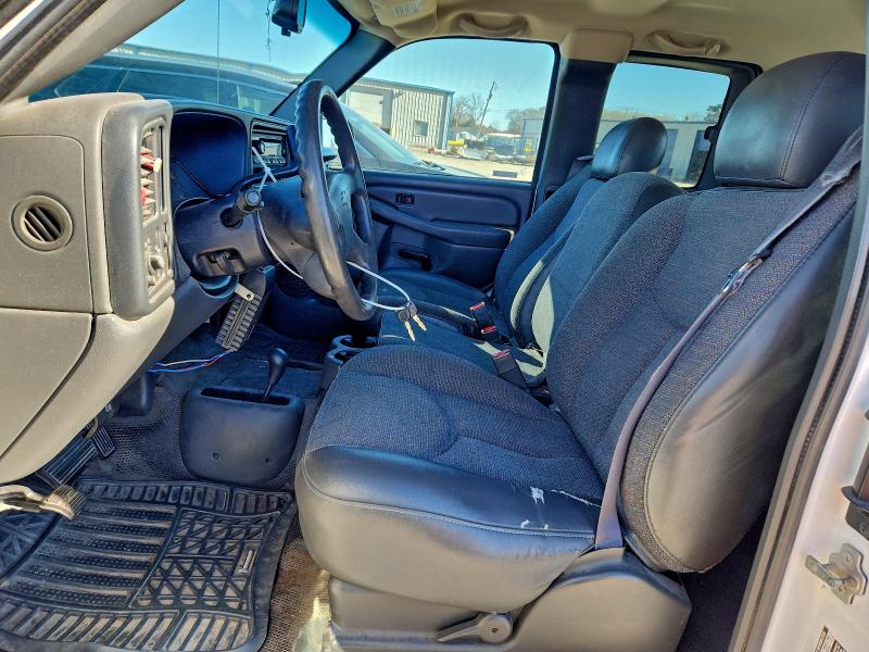 Photo 7 from auction – 2004 CHEVROLET SILVERADO with VIN 1GCEK19T84E358880