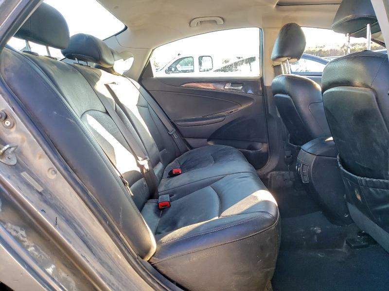 Photo 10 from auction – 2011 HYUNDAI SONATA SE with VIN 5NPEC4AC8BH038952