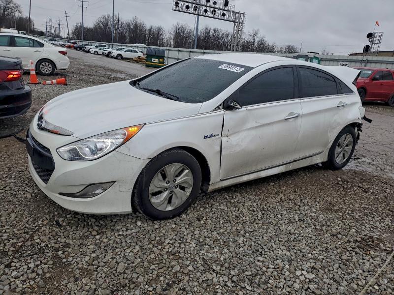HYUNDAI SONATA HYB 2015 with VIN KMHEC4A49FA134591 - Photo from auction