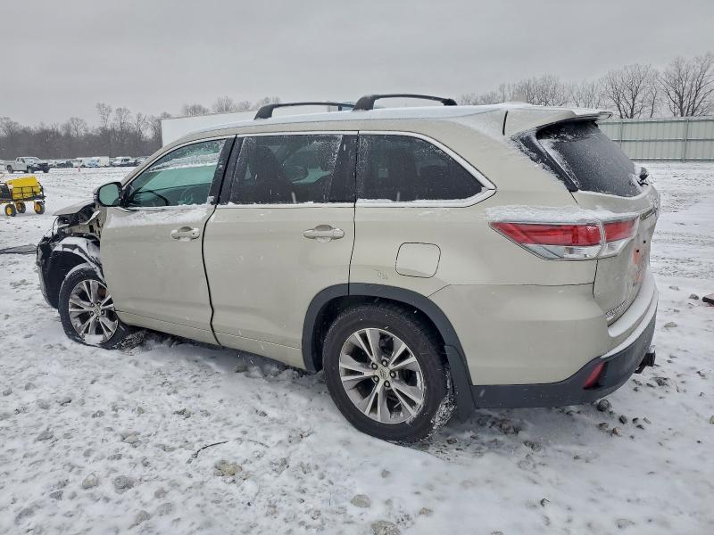 Foto 2 de la subasta – 2015 TOYOTA HIGHLANDER con VIN 5TDJKRFH4FS146391