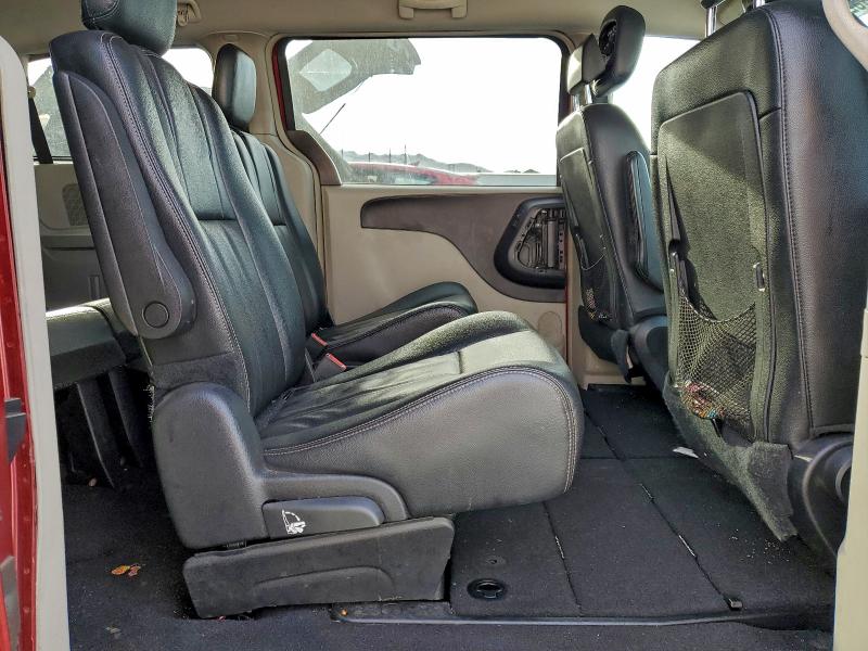 Photo 11 from auction – 2016 CHRYSLER TOWN & COU with VIN 2C4RC1BG5GR268010