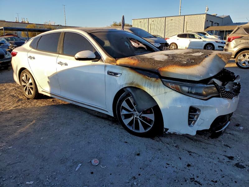 Photo 4 from auction – 2016 KIA OPTIMA with VIN 5XXGV4L29GG029526
