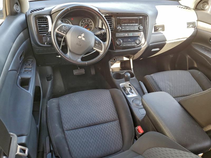 Photo 8 from auction – 2015 MITSUBISHI OUTLANDER with VIN JA4AD2A31FZ011164