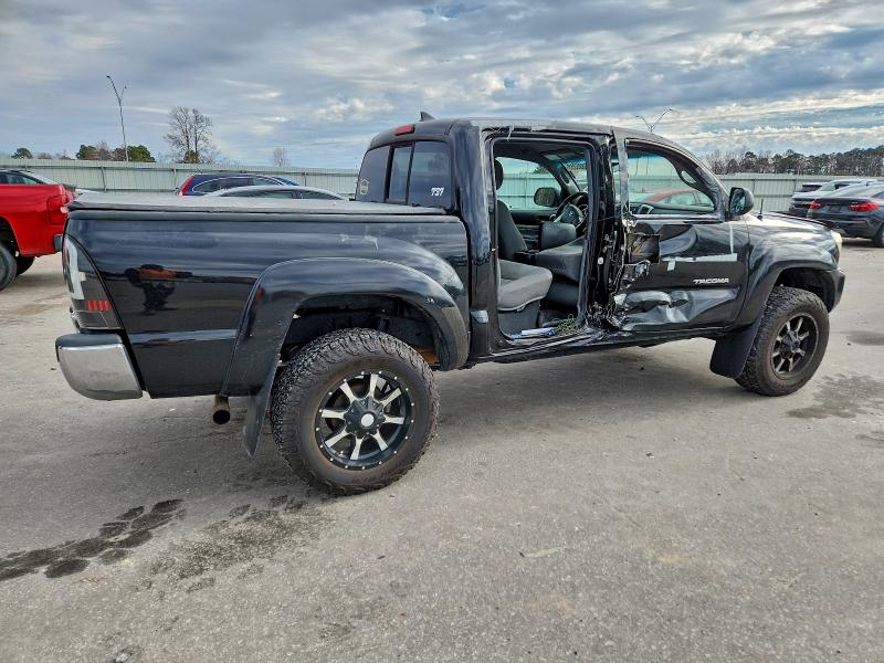 Photo 3 from auction – 2015 TOYOTA TACOMA DOU with VIN 5TFLU4EN8FX146031