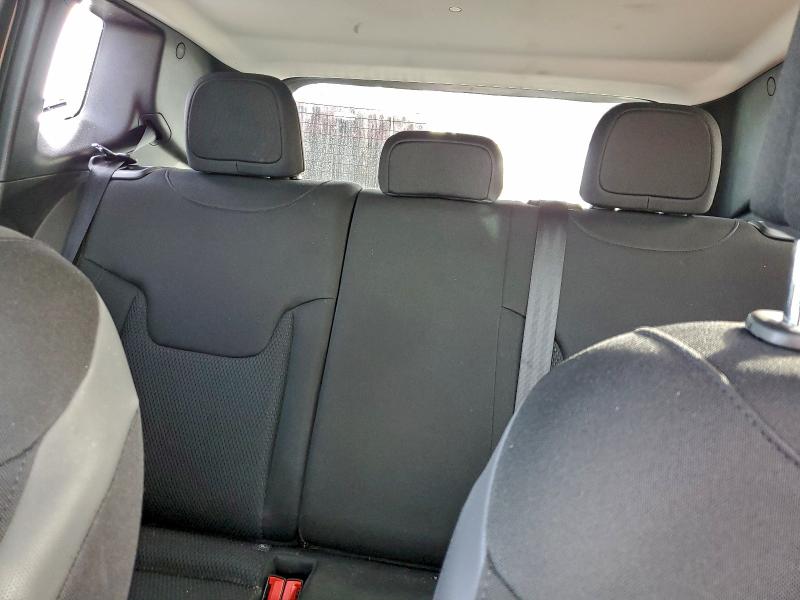 Photo 10 from auction – 2018 JEEP RENEGADE L with VIN ZACCJABB0JPJ46048