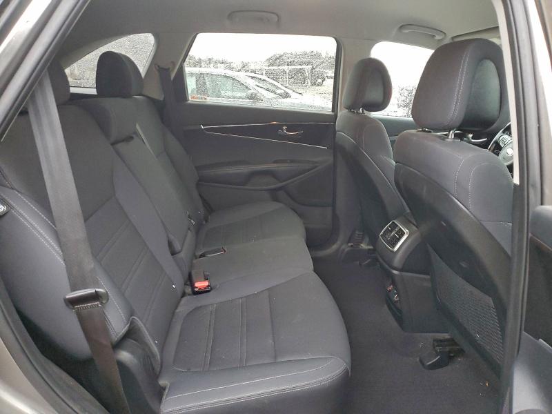 Photo 11 from auction – 2016 KIA SORENTO LX with VIN 5XYPGDA36GG106550