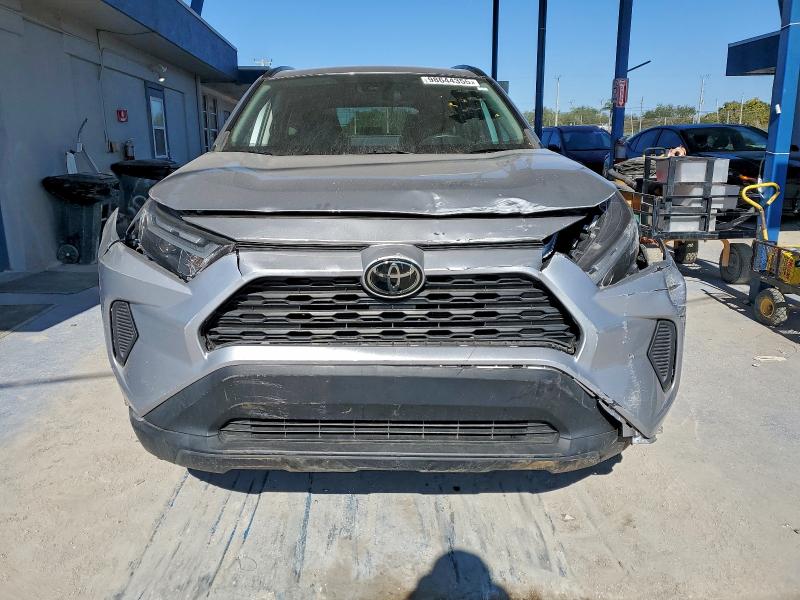 Photo 5 from auction – 2023 TOYOTA RAV4 XLE with VIN 2T3P1RFV0PC333874