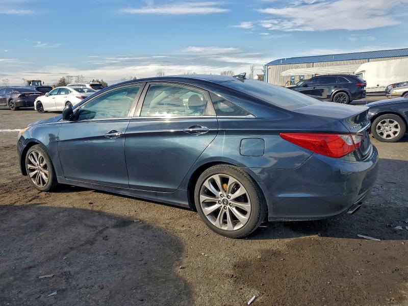 Photo 2 from auction – 2013 HYUNDAI SONATA with VIN 5NPEC4AC7DH534022