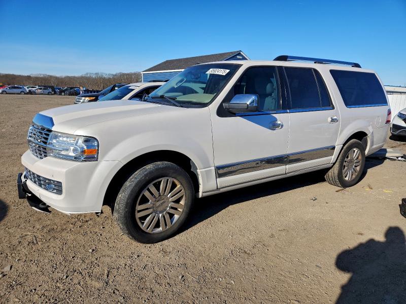LINCOLN NAVIGATOR 2011 with VIN 5LMJJ3J57BEJ09700 - Photo from auction