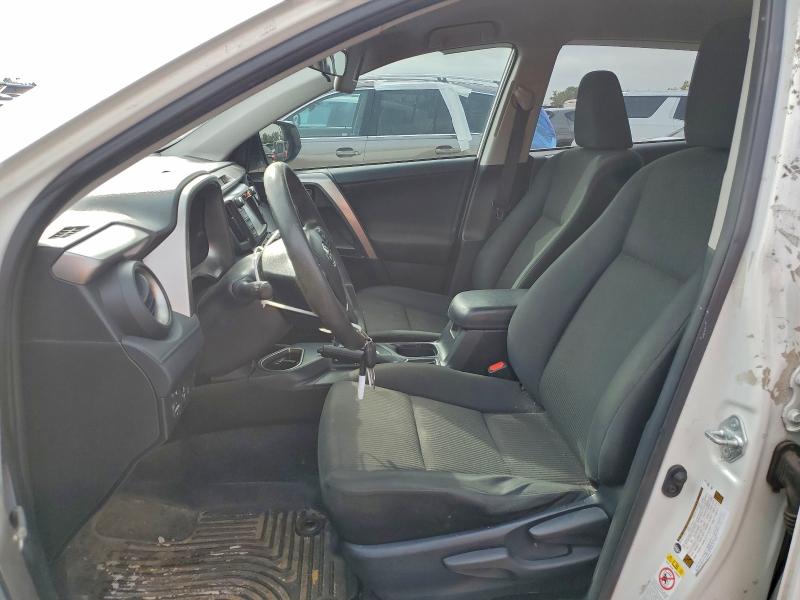 Photo 7 from auction – 2017 TOYOTA RAV4 LE with VIN JTMZFREV0HJ701707