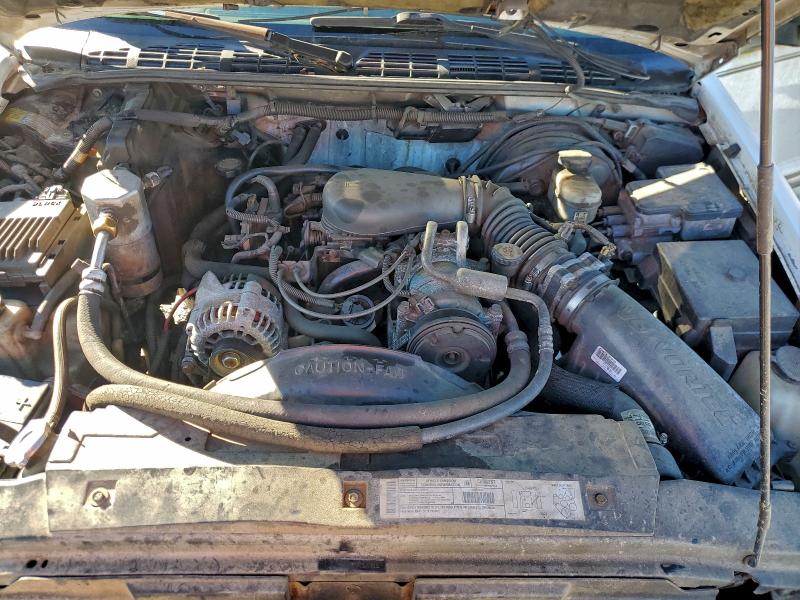 Photo 11 from auction – 2000 CHEVROLET BLAZER with VIN 1GNDT13W9Y2353617