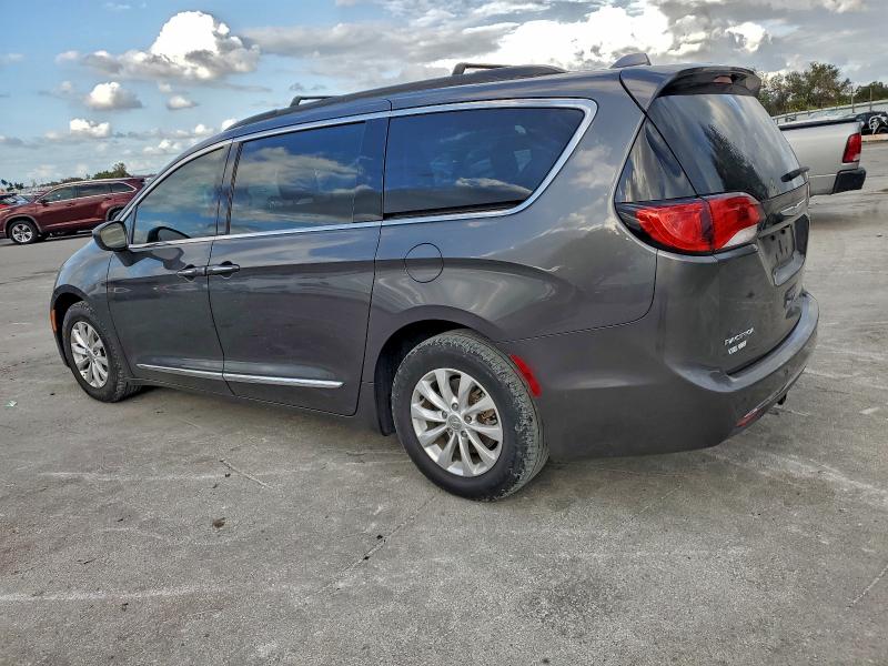 Photo 2 from auction – 2017 CHRYSLER PACIFICA T with VIN 2C4RC1BG9HR583085