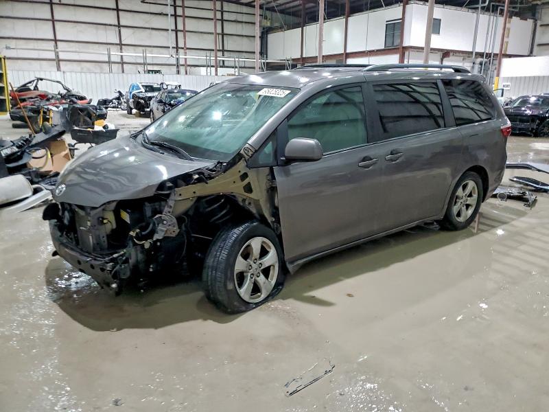 TOYOTA SIENNA LE 2017 with VIN 5TDKZ3DC2HS808850 - Photo from auction