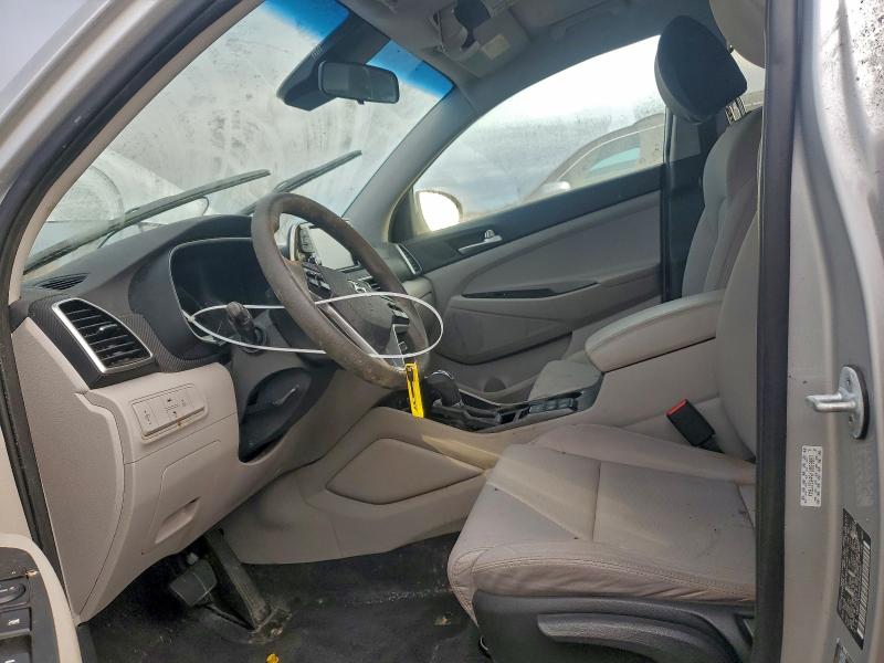 Photo 7 from auction – 2019 HYUNDAI TUCSON SE with VIN KM8J2CA49KU869897