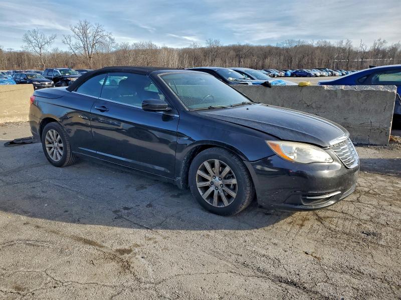 Photo 4 from auction – 2012 CHRYSLER 200 TOURIN with VIN 1C3BCBEB8CN215692