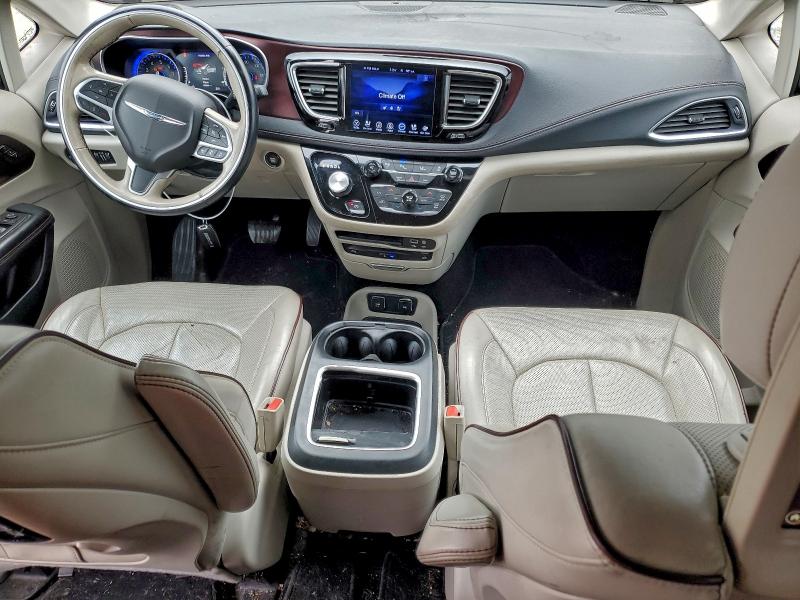 Photo 8 from auction – 2017 CHRYSLER PACIFICA L with VIN 2C4RC1GG0HR619920