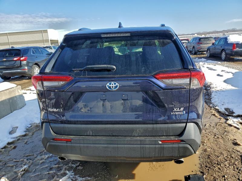 Photo 6 from auction – 2019 TOYOTA RAV4 XLE with VIN JTMRWRFVXKD028235