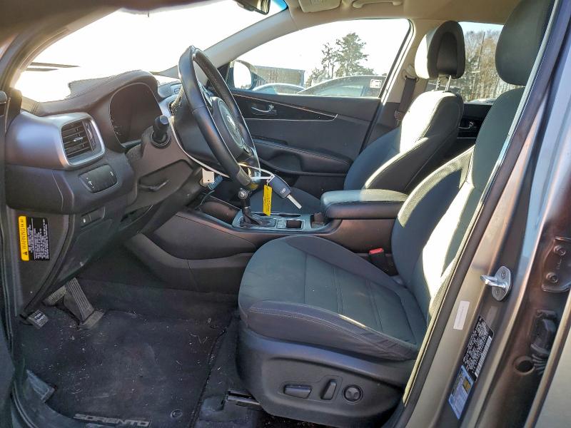 Photo 7 from auction – 2016 KIA SORENTO LX with VIN 5XYPGDA54GG089362