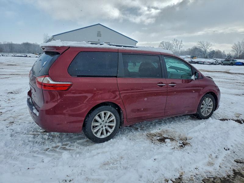 Photo 3 from auction – 2015 TOYOTA SIENNA XLE with VIN 5TDDK3DC1FS127041
