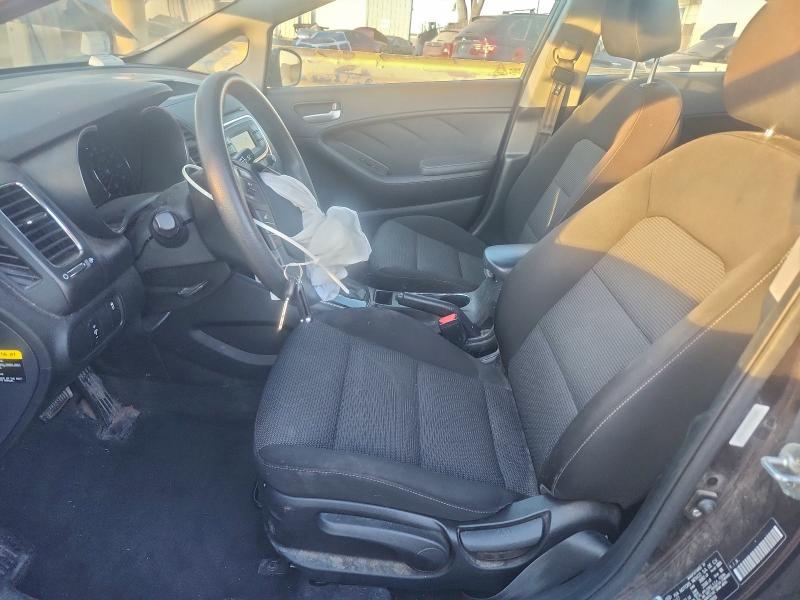 Photo 7 from auction – 2017 KIA FORTE LX with VIN 3KPFK4A76HE148809
