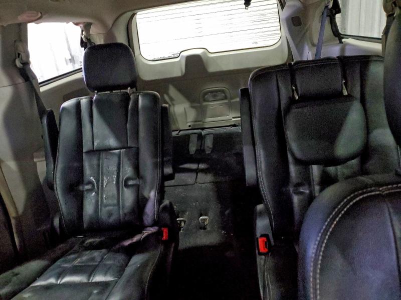 Photo 10 from auction – 2016 CHRYSLER TOWN & COU with VIN 2C4RC1BG7GR288596