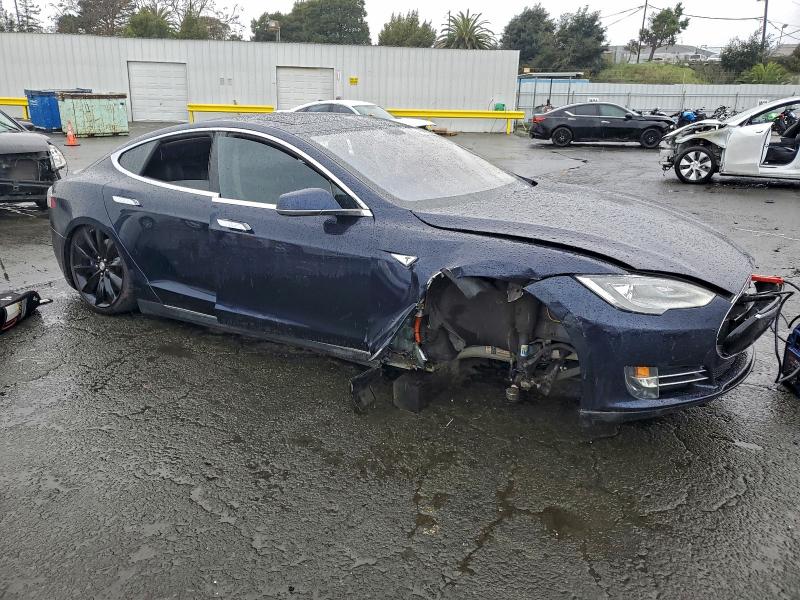 Photo 4 from auction – 2013 TESLA MODEL S with VIN 5YJSA1DP8DFP06949