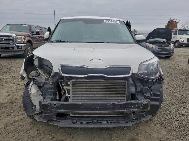 Photo 5 from auction – 2014 KIA SOUL with VIN KNDJN2A26E7002447