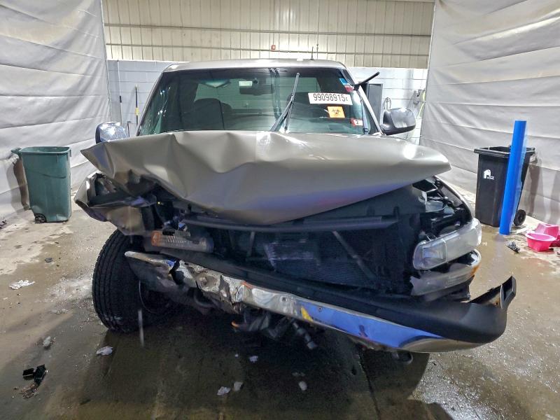 Photo 5 from auction – 2002 CHEVROLET SILVERADO with VIN 1GCEC19T02Z102879