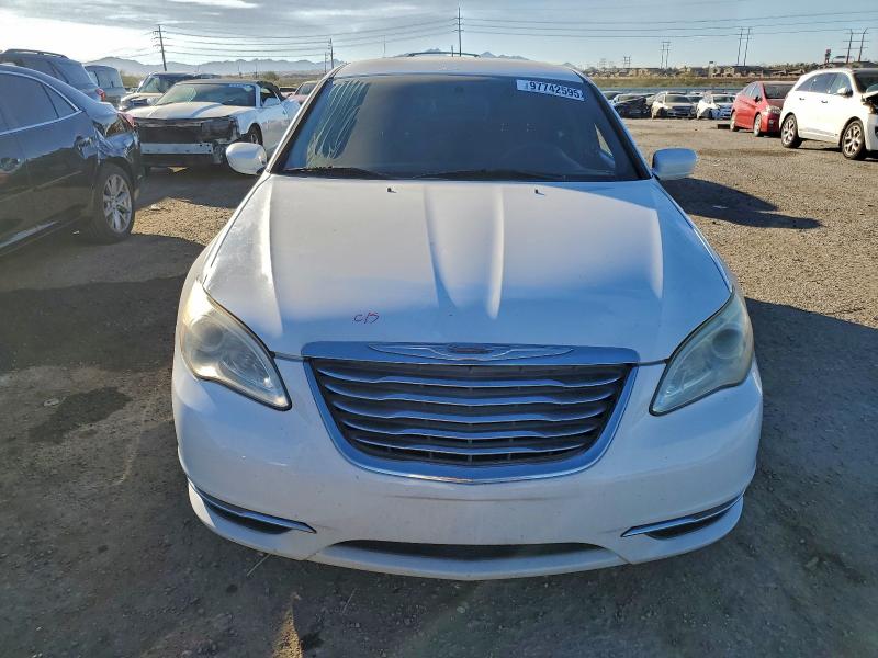 Photo 5 from auction – 2013 CHRYSLER 200 with VIN 1C3CCBAB4DN704876